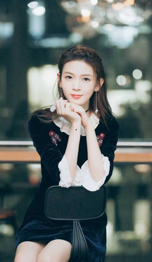 陈瑶的照片,光影交织下的青春女神